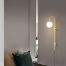 Moderne Vegglampe I Børstet Gull