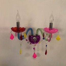 Fargerik Krystalllampe Med To Lys I Europeisk Midtgang