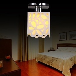 Rustikk Hytte I Ministil Med Galvanisert Innfelt Lampe