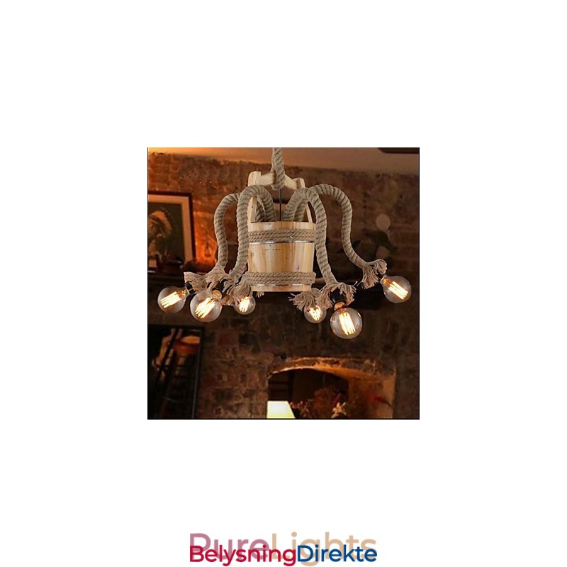 Kreativ Lampe I Trefat Med Lysekrone
