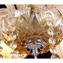 Elegant Krystalllysekrone Med 6 Lys I Ravfarget Farge Til Hjemmet