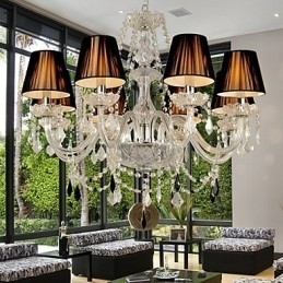 Elegant Krystalllysekrone Med 8 Lys